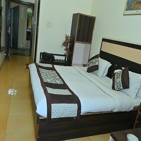 Goyal Plaza Hotel 5 Mint. Waling Distance From Pushkar Lake Екстер'єр фото