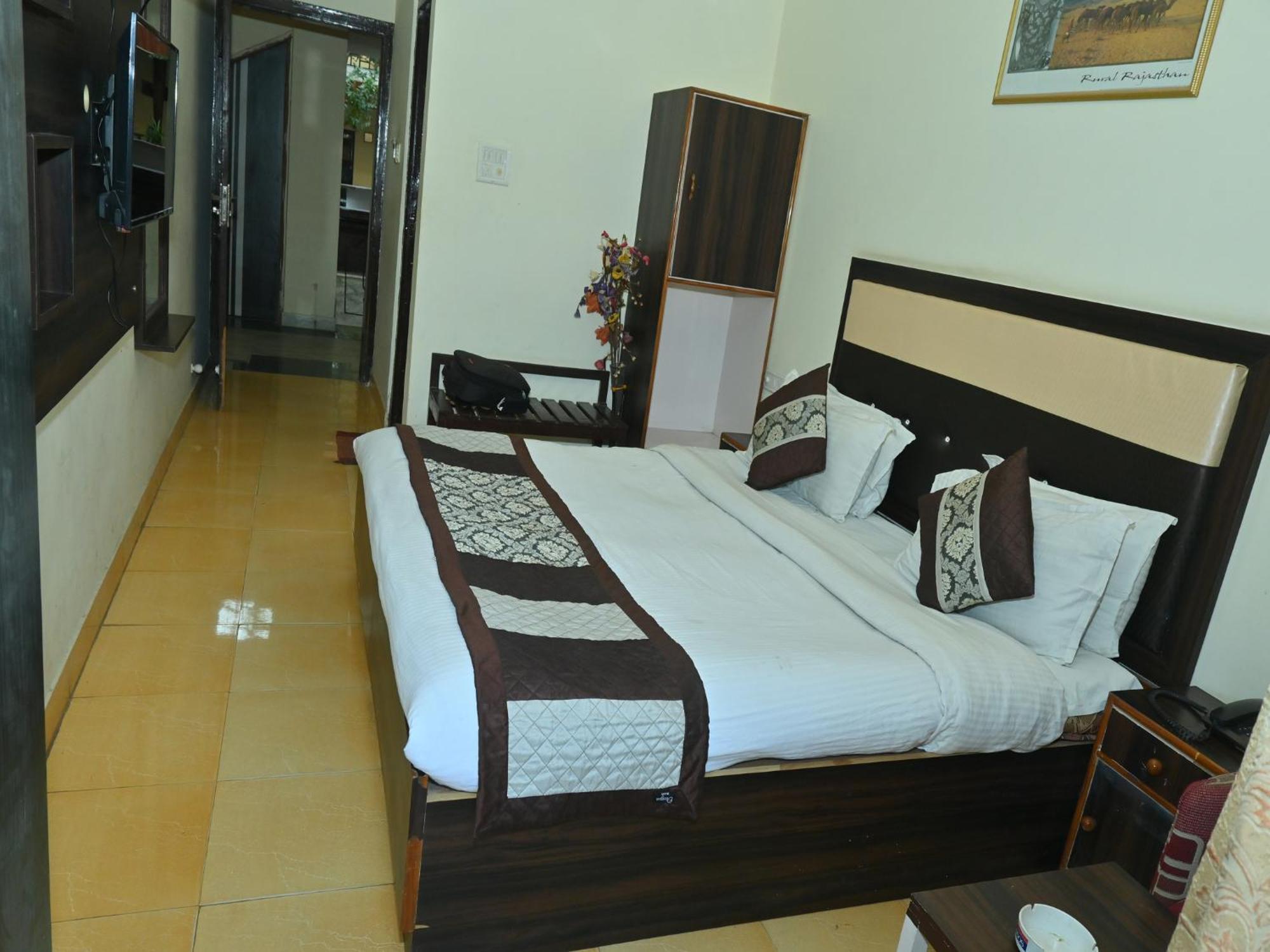 Goyal Plaza Hotel 5 Mint. Waling Distance From Pushkar Lake Екстер'єр фото