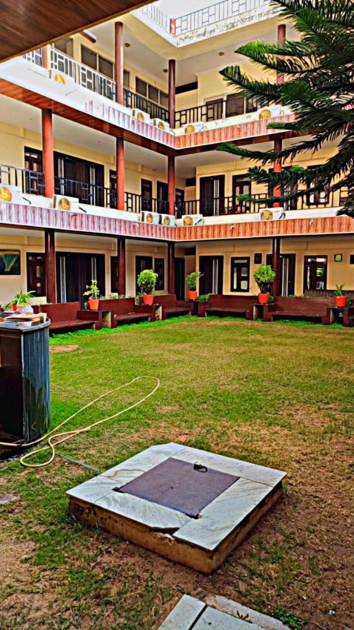 Goyal Plaza Hotel 5 Mint. Waling Distance From Pushkar Lake Екстер'єр фото